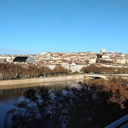 Vue Exceptionnelle, Baignoire Balneo, Parking&clim Appartement Lyon
