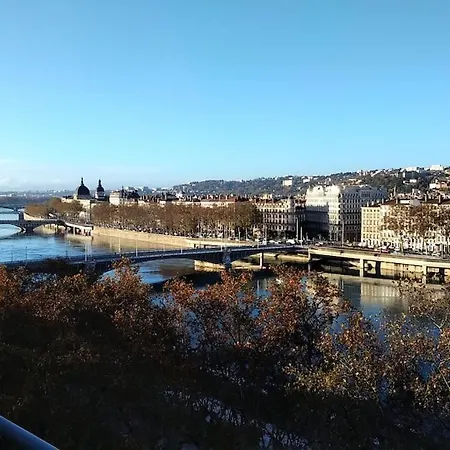 Vue Exceptionnelle, Baignoire Balnéo, Parking&clim * Lyon