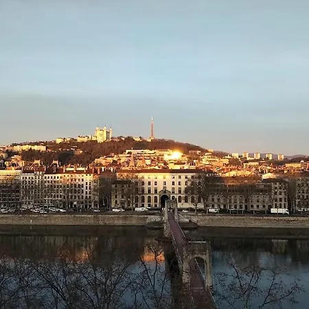 Vue Exceptionnelle, Baignoire Balnéo, Parking&clim Apartamento Lyon