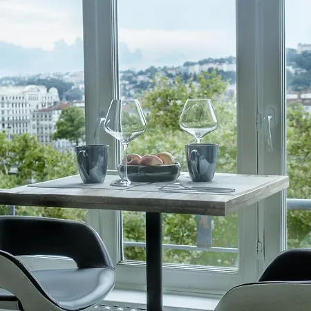 Vue Exceptionnelle, Baignoire Balneo, Parking&clim Appartement
