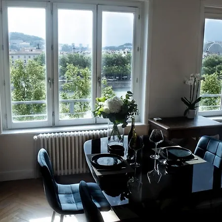 Apartamento Vue Exceptionnelle, Baignoire Balnéo, Parking&clim Lyon