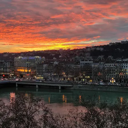 Apartment Vue Exceptionnelle, Baignoire Balneo, Parking&clim