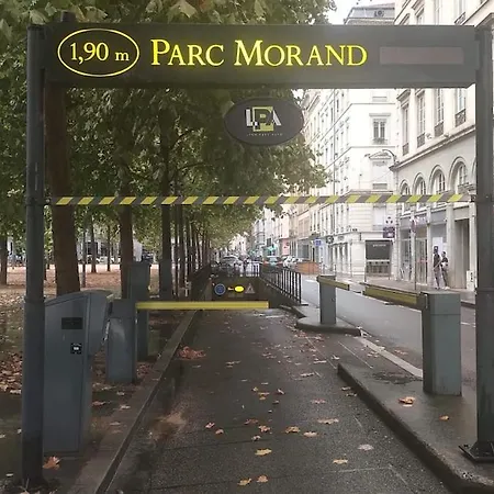 아파트 Vue Exceptionnelle, Baignoire Balneo, Parking&clim *
